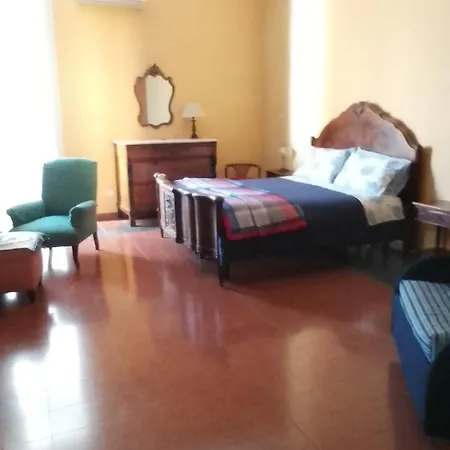 Napoli Central City Apartmán